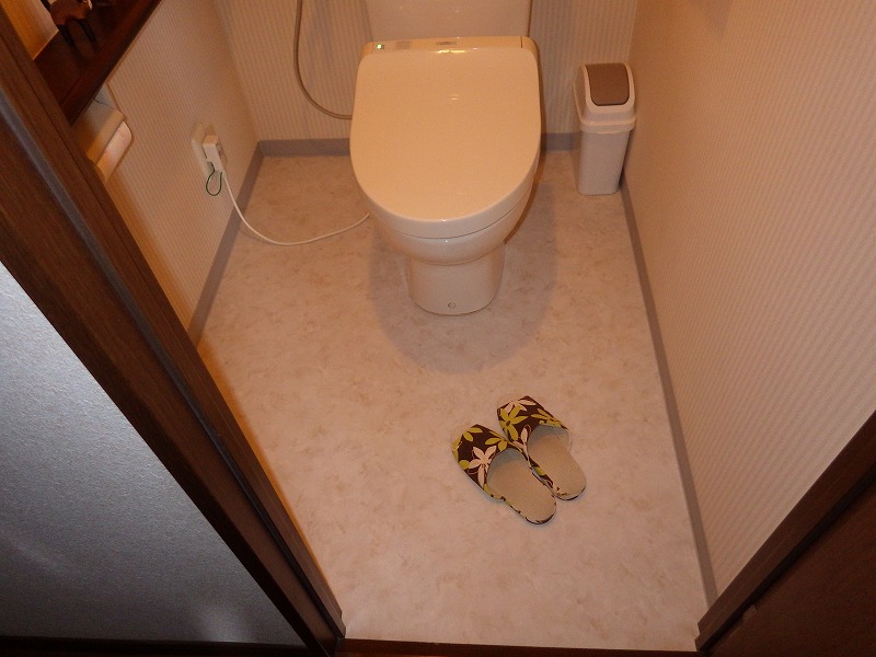 トイレCF貼替後